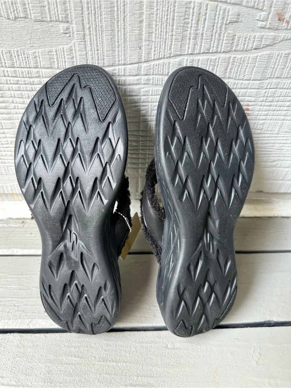Skechers GO Lounge Faux-Fur Trim Thong Slippers / Sandals Black NWT~9